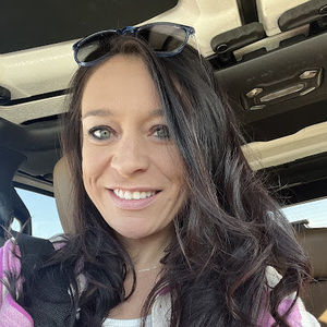 Meet your Posher, Derrica